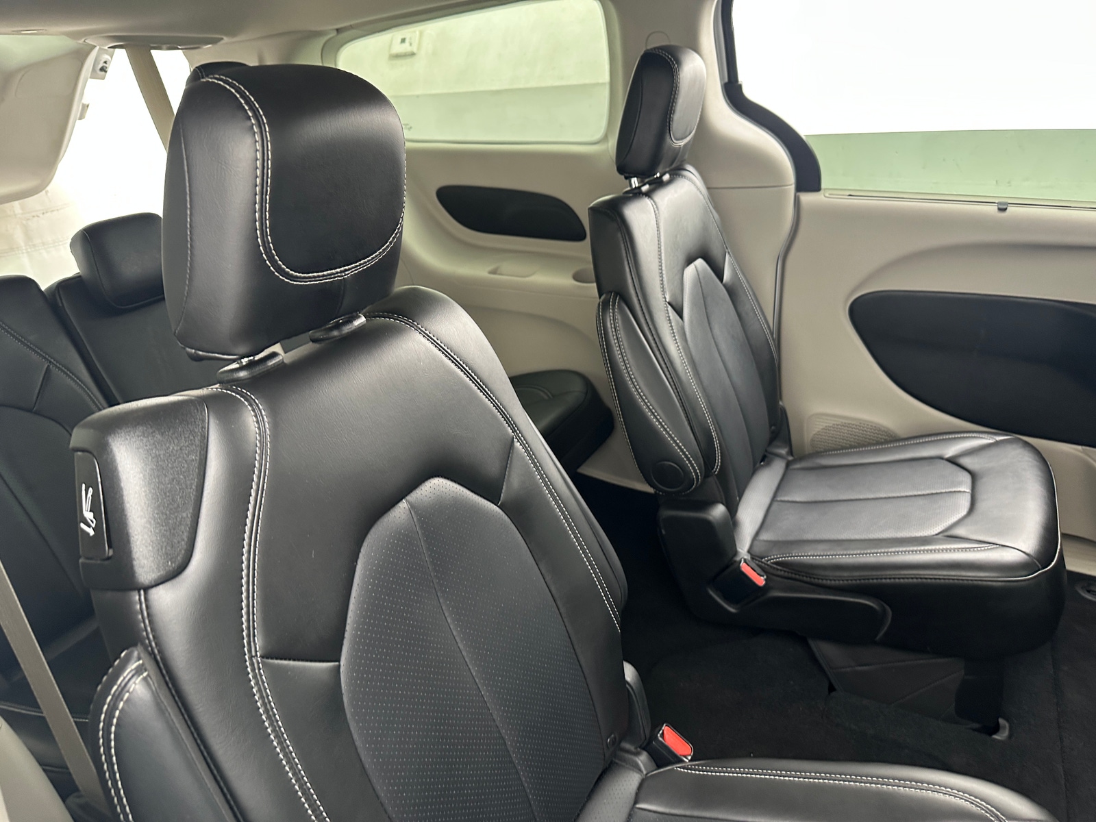 Thumbnail: 2024 Chrysler Pacifica - 5