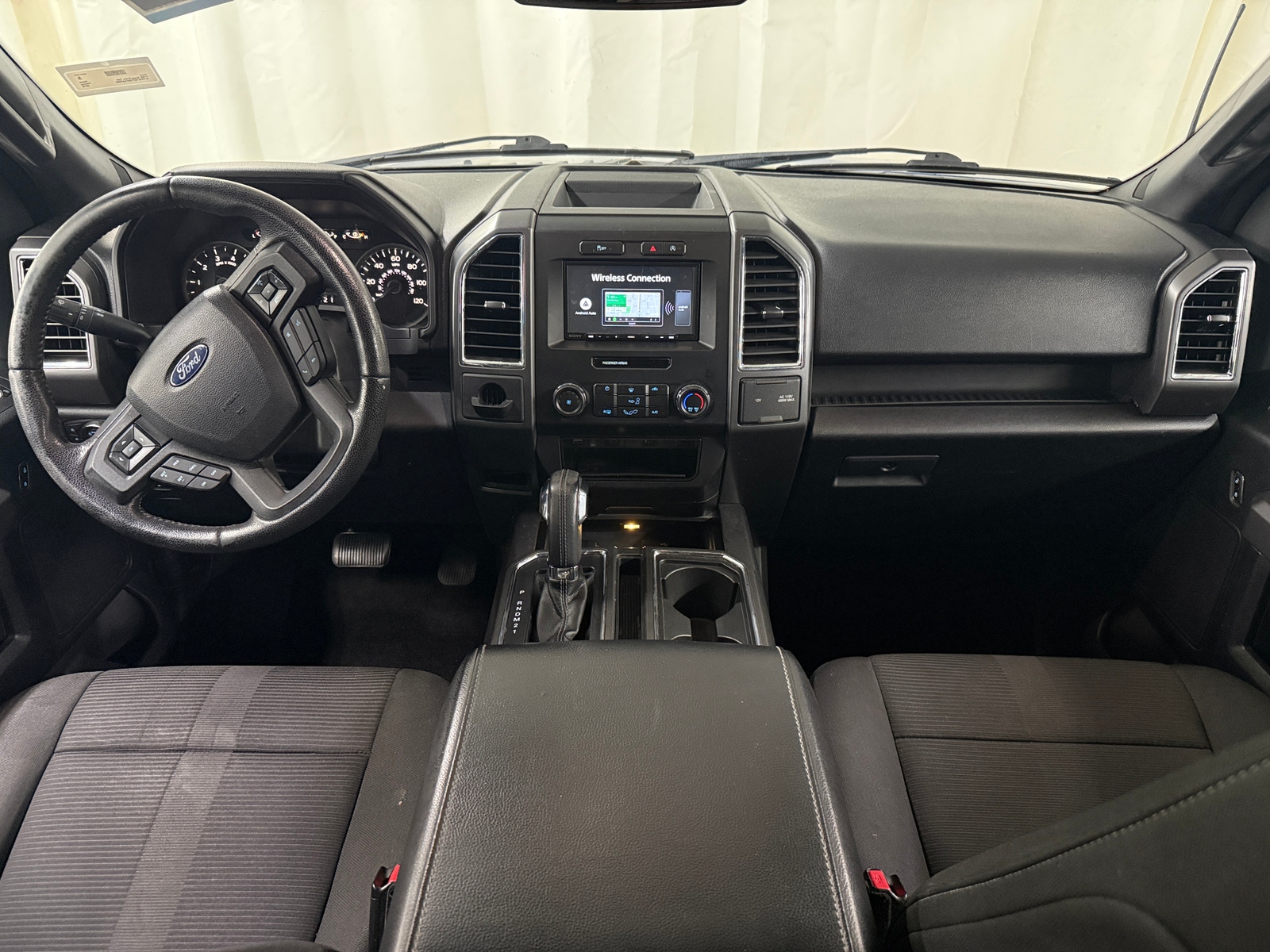 Thumbnail: 2016 Ford Econoline - 3
