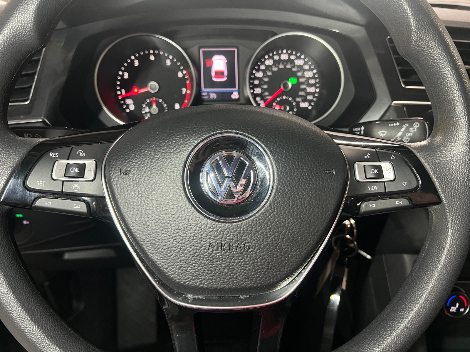 Thumbnail: 2021 Volkswagen Tiguan - 5
