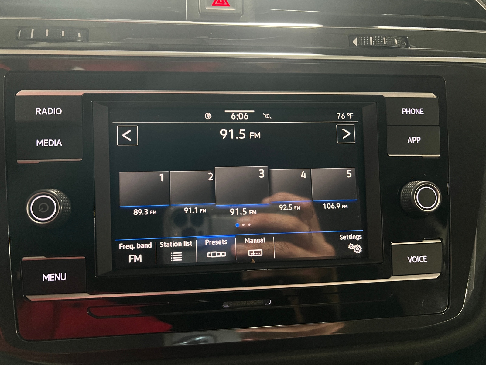 Thumbnail: 2021 Volkswagen Tiguan - 4