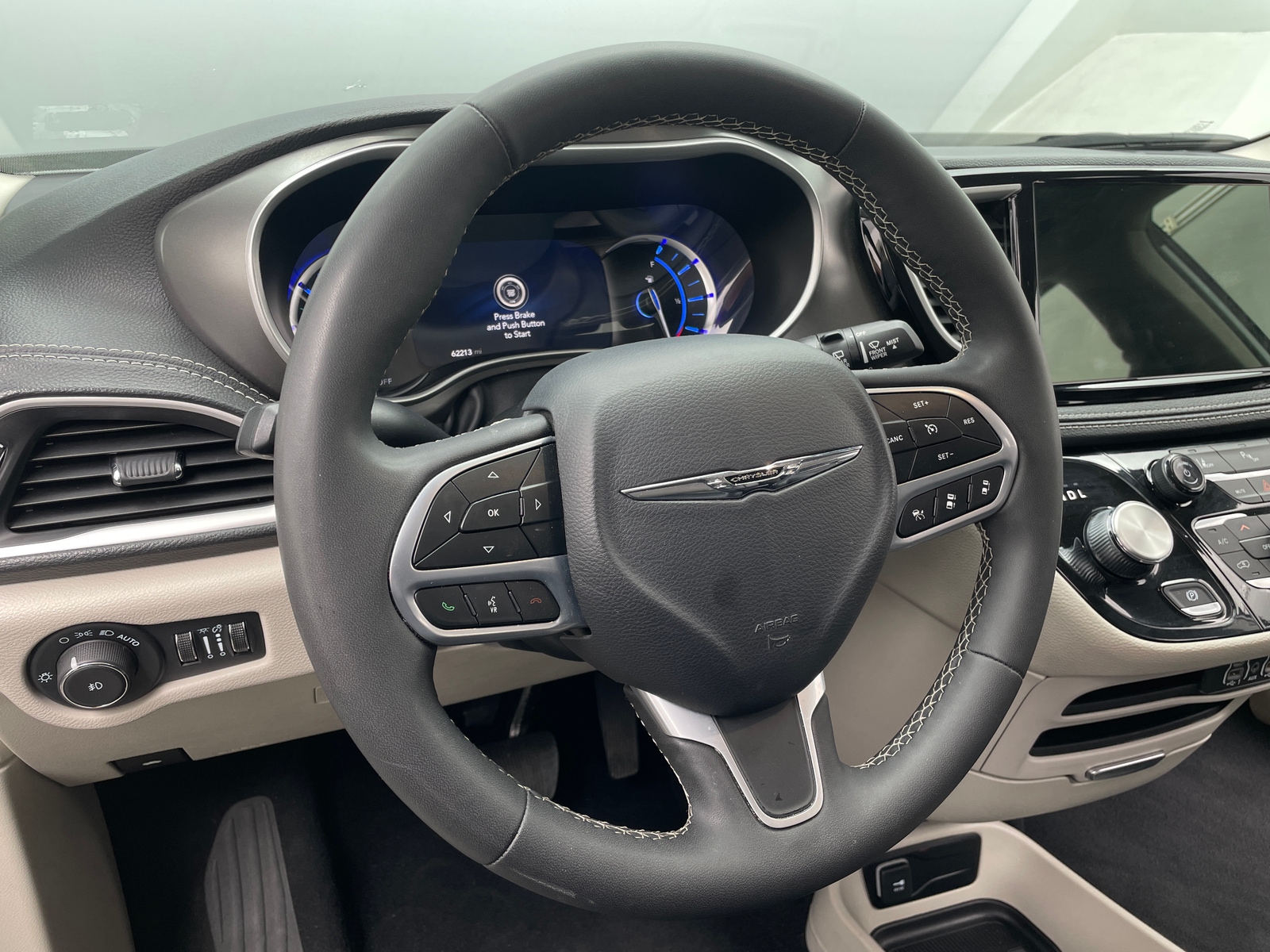 Thumbnail: 2024 Chrysler Pacifica - 4
