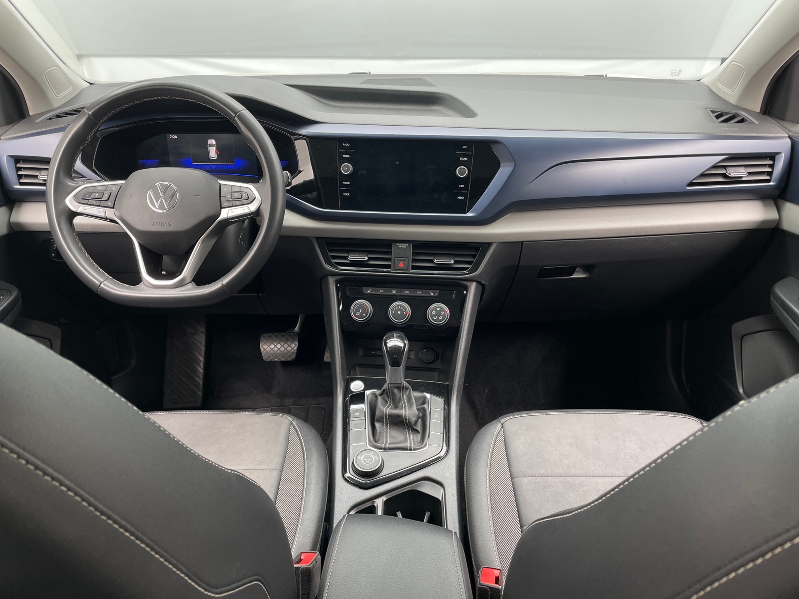 Thumbnail: 2023 Volkswagen Taos - 3