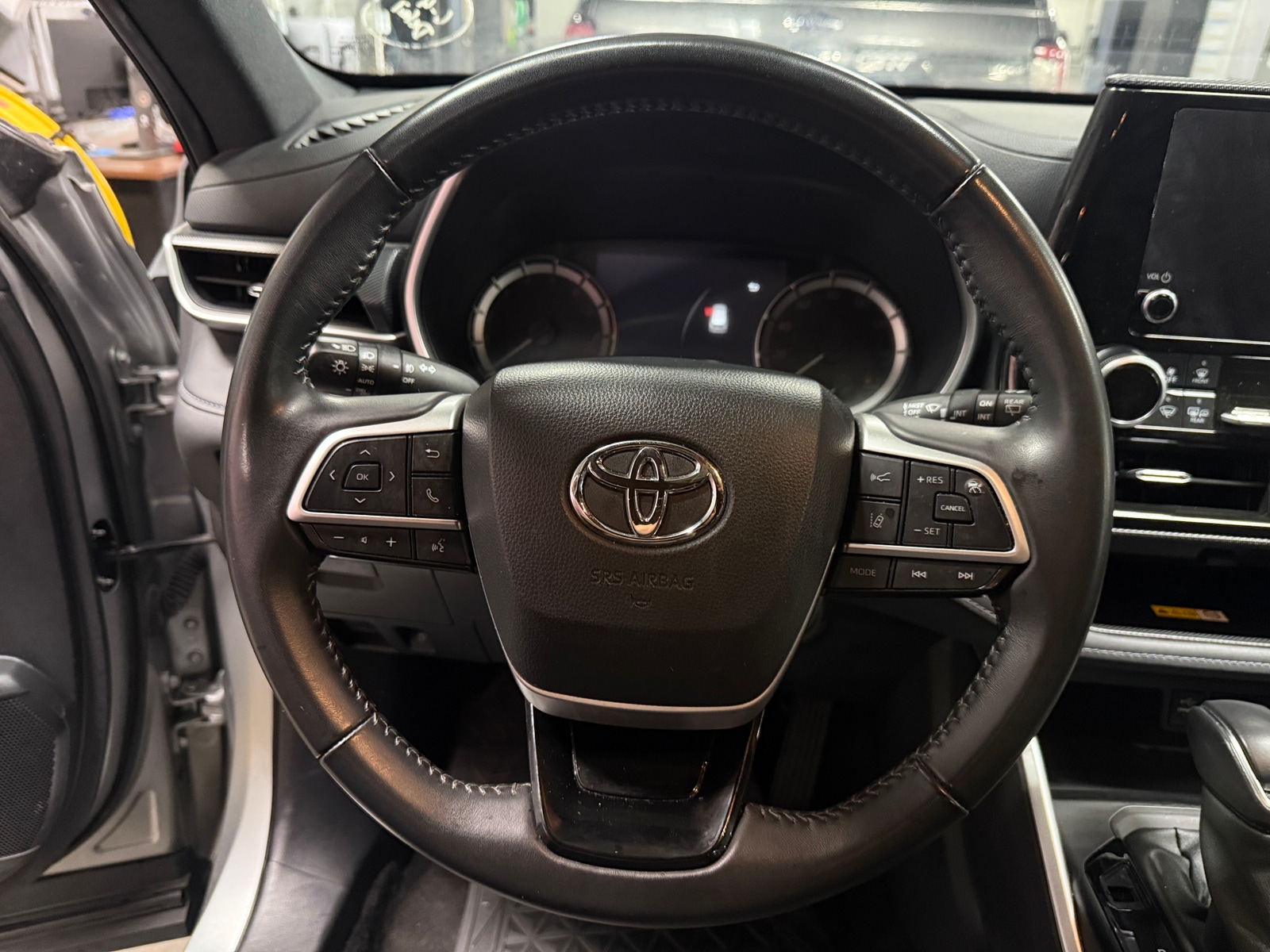 Thumbnail: 2024 Toyota Highlander - 5