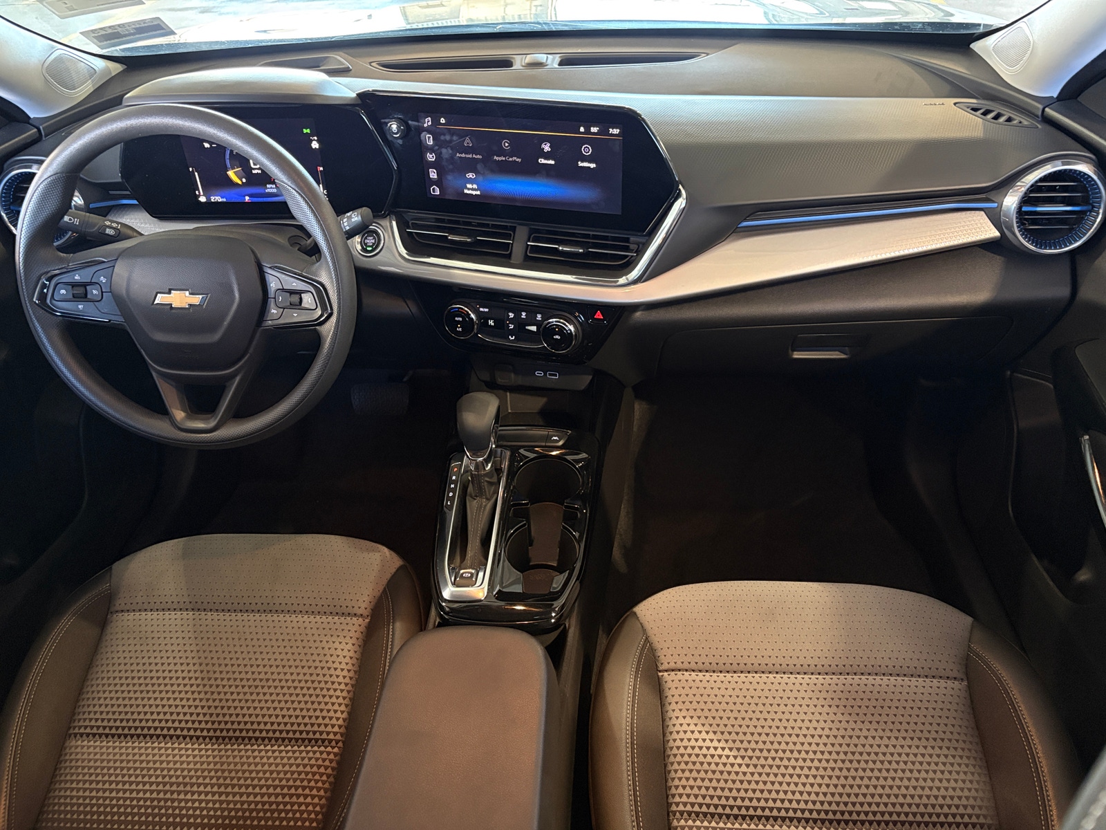 Thumbnail: 2025 Chevrolet Trax - 3