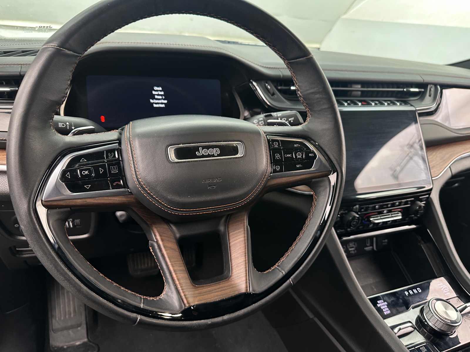 Thumbnail: 2023 Jeep Grand Cherokee L - 4