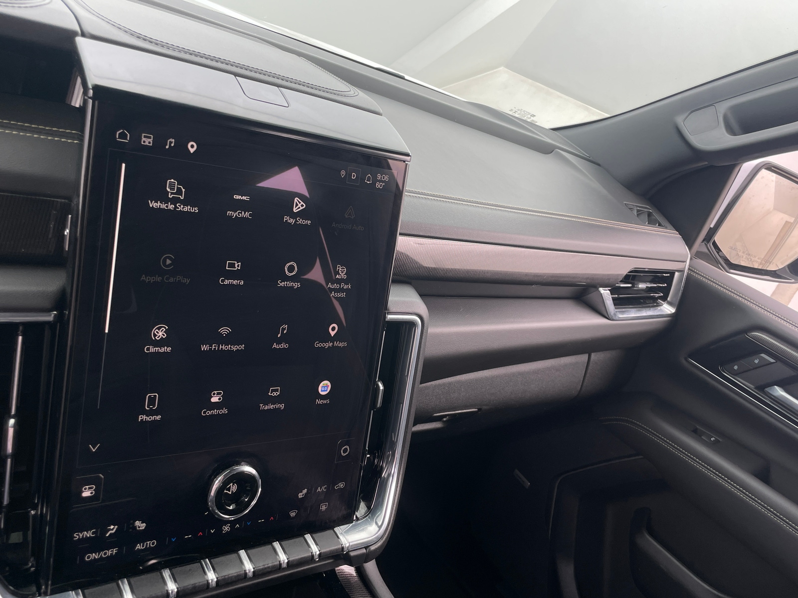 Thumbnail: 2025 GMC Yukon - 3