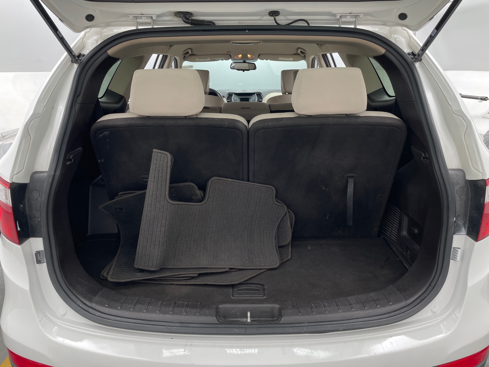 Thumbnail: 2016 Hyundai Santa Fe - 7