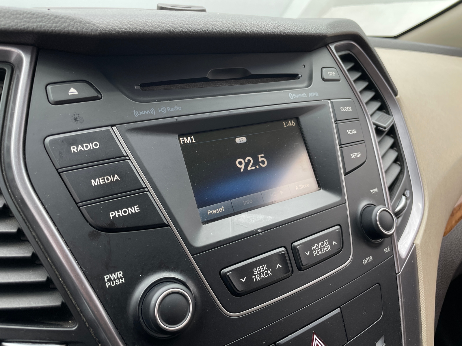 Thumbnail: 2016 Hyundai Santa Fe - 4