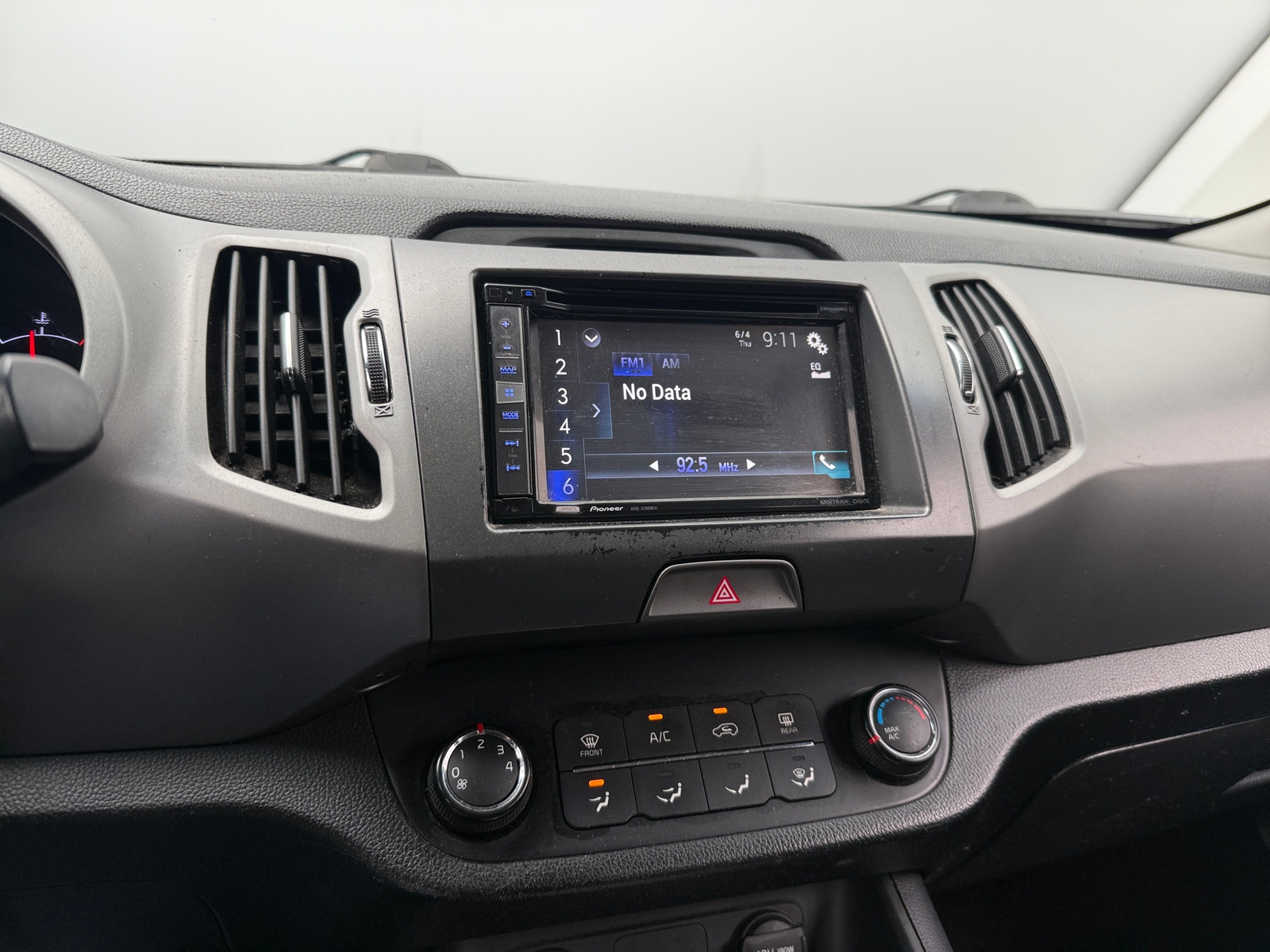 Thumbnail: 2015 Kia Sportage - 4
