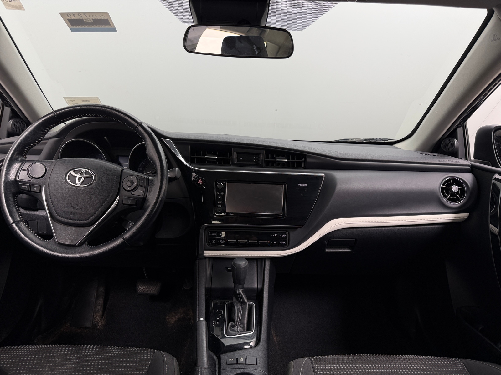 Thumbnail: 2018 Toyota Corolla iM - 3
