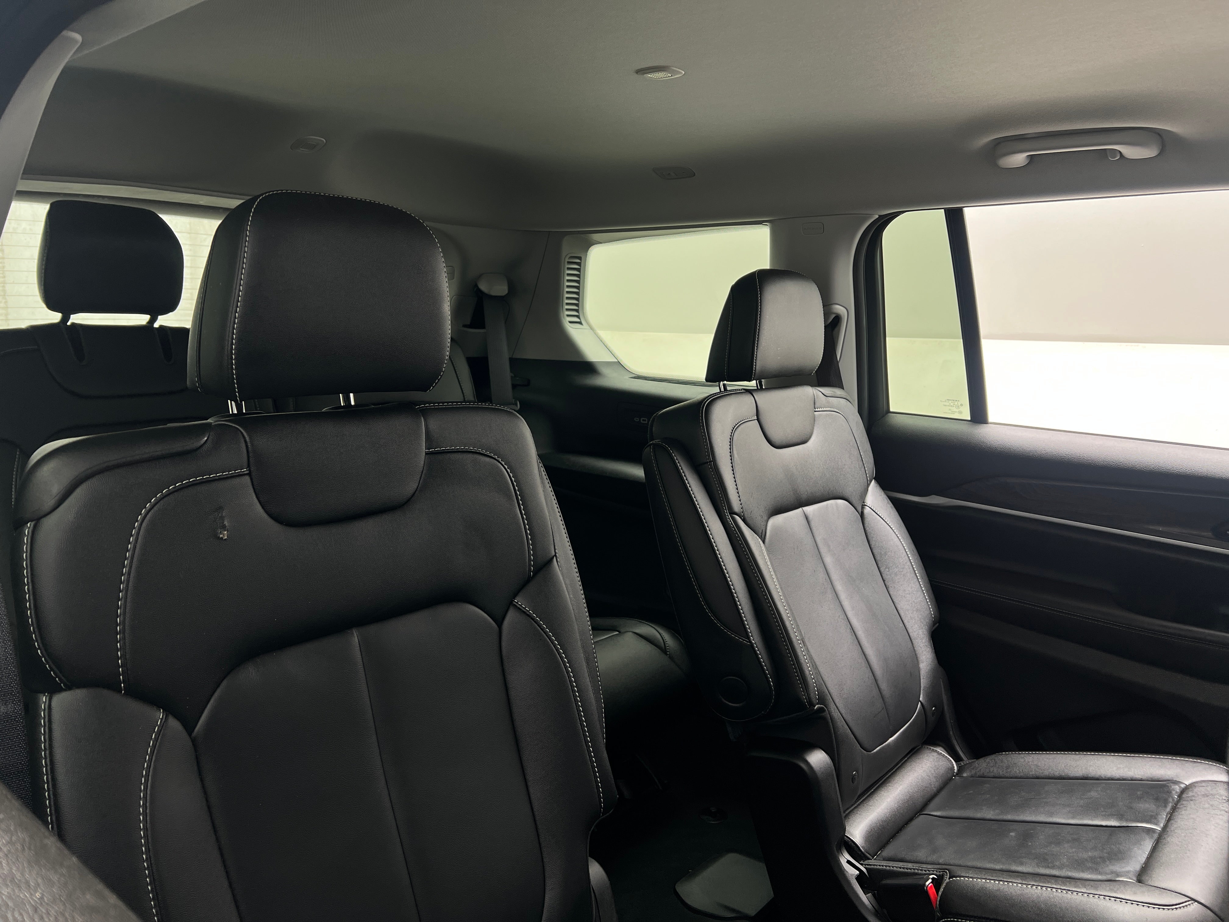 2023 Jeep Grand Cherokee L Limited - Photo 2