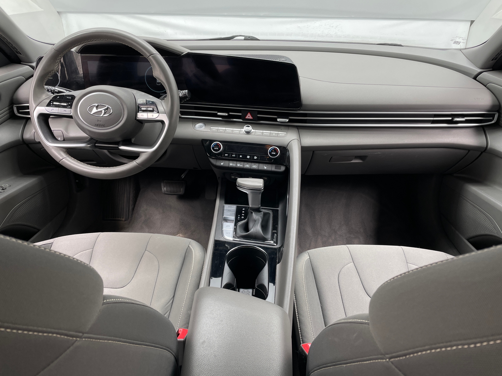 Thumbnail: 2023 Hyundai Elantra - 3