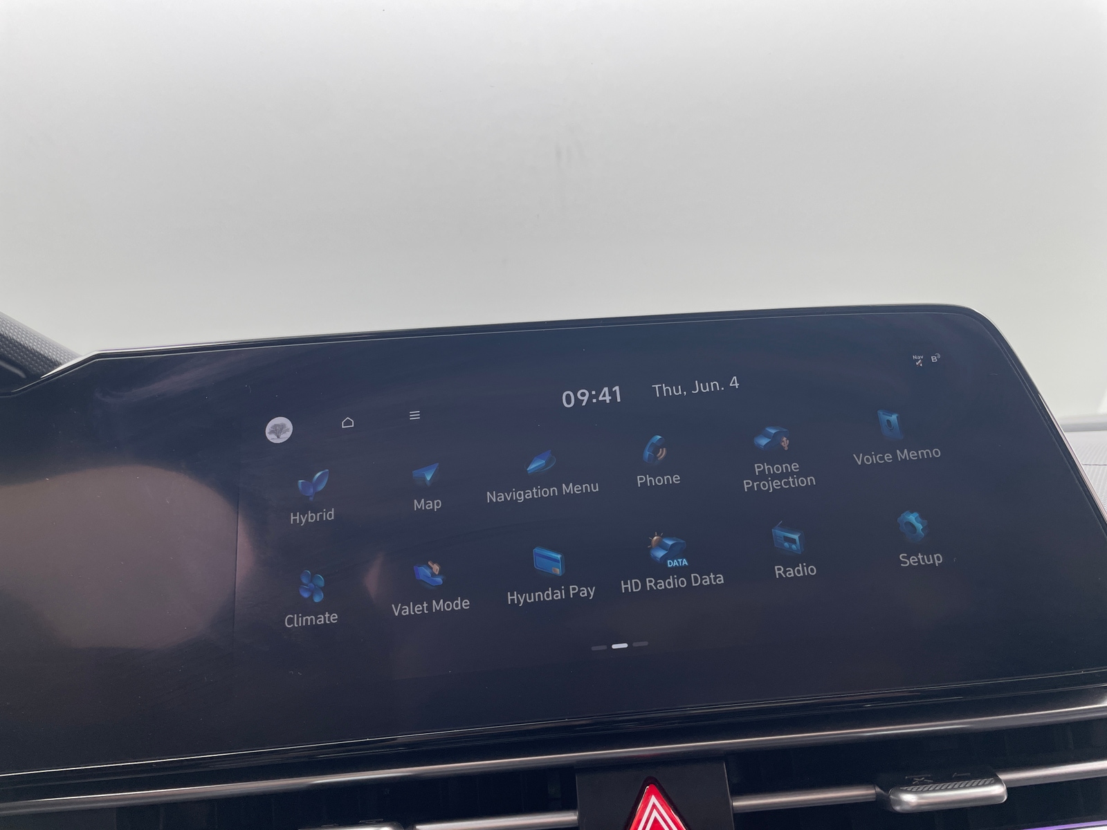 Thumbnail: 2023 Hyundai Elantra - 3