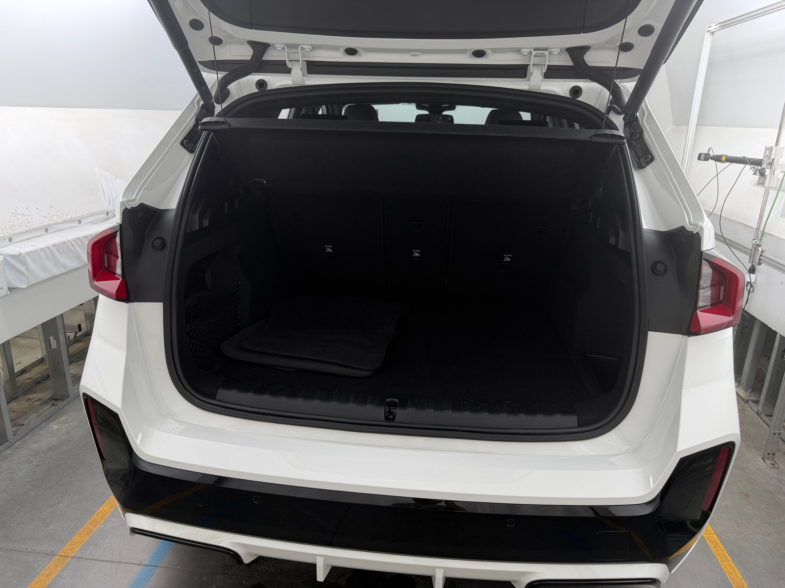 Thumbnail: 2026 BMW X1 - 6