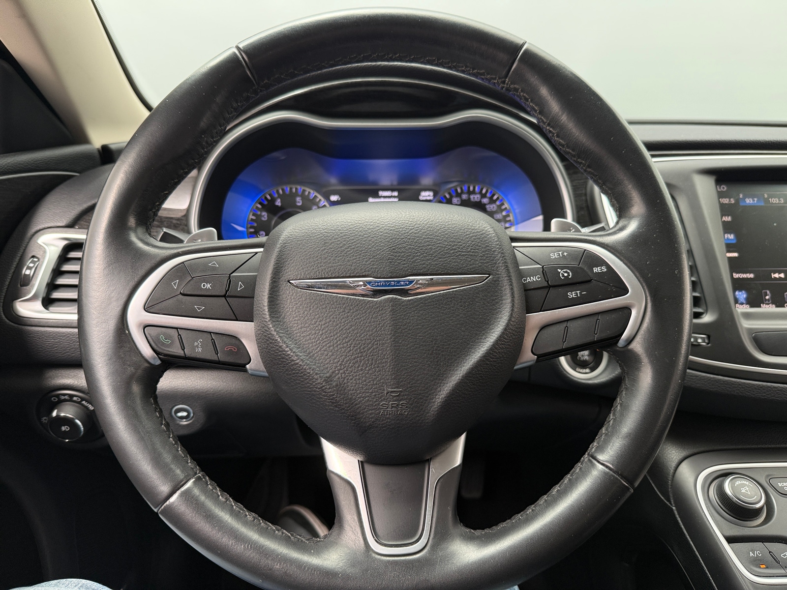 Thumbnail: 2015 Chrysler 200 - 4