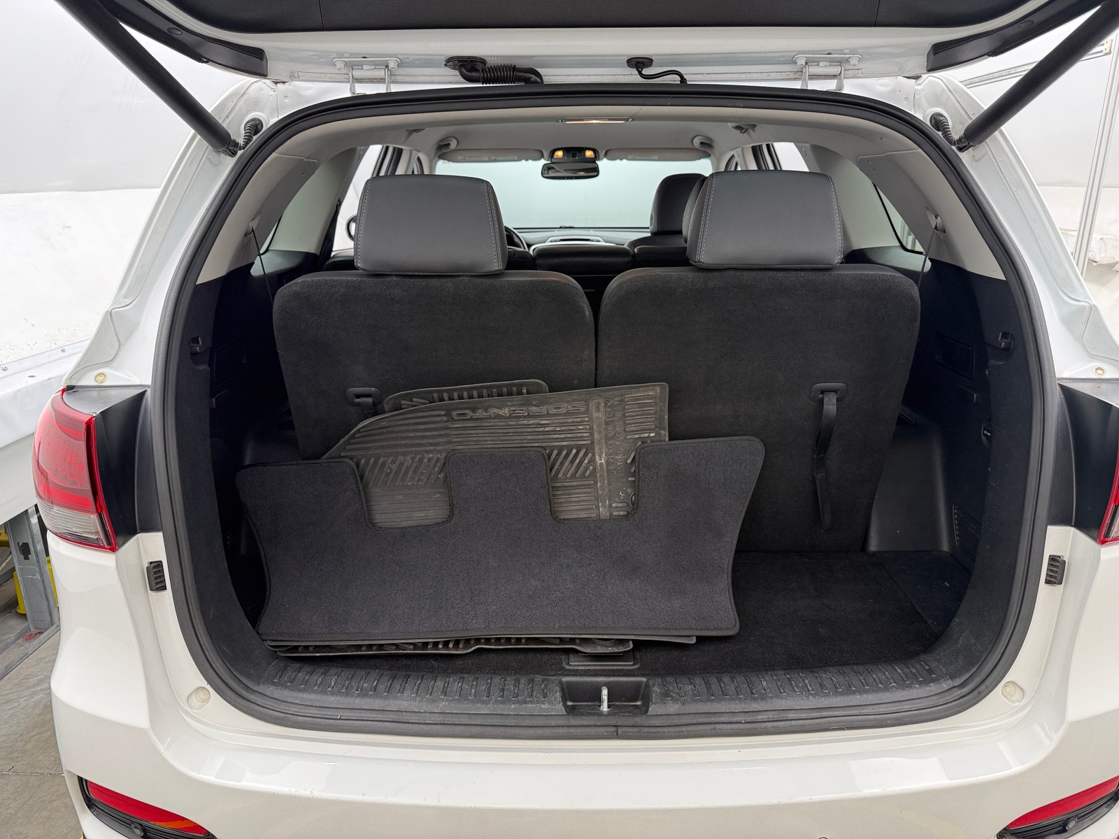 Thumbnail: 2019 Kia Sorento - 6