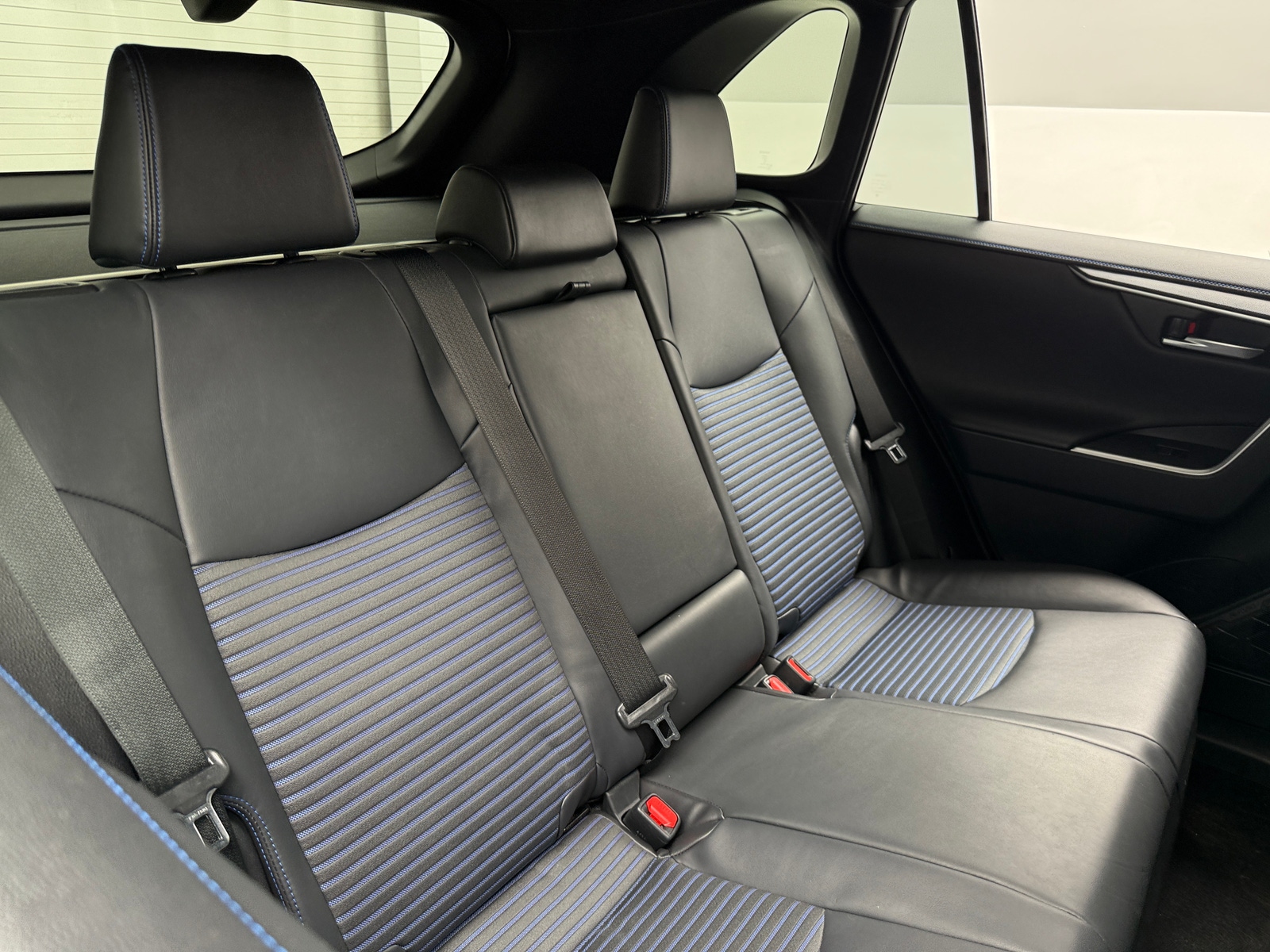 Thumbnail: 2020 Toyota RAV4 - 6