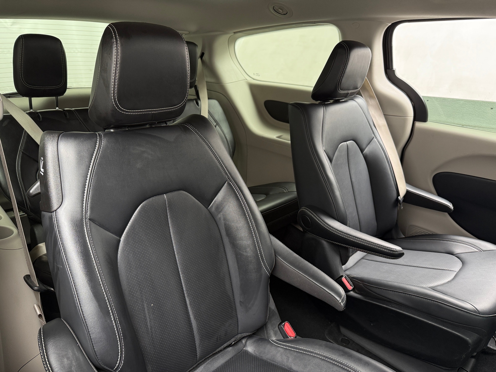 Thumbnail: 2024 Chrysler Pacifica - 5