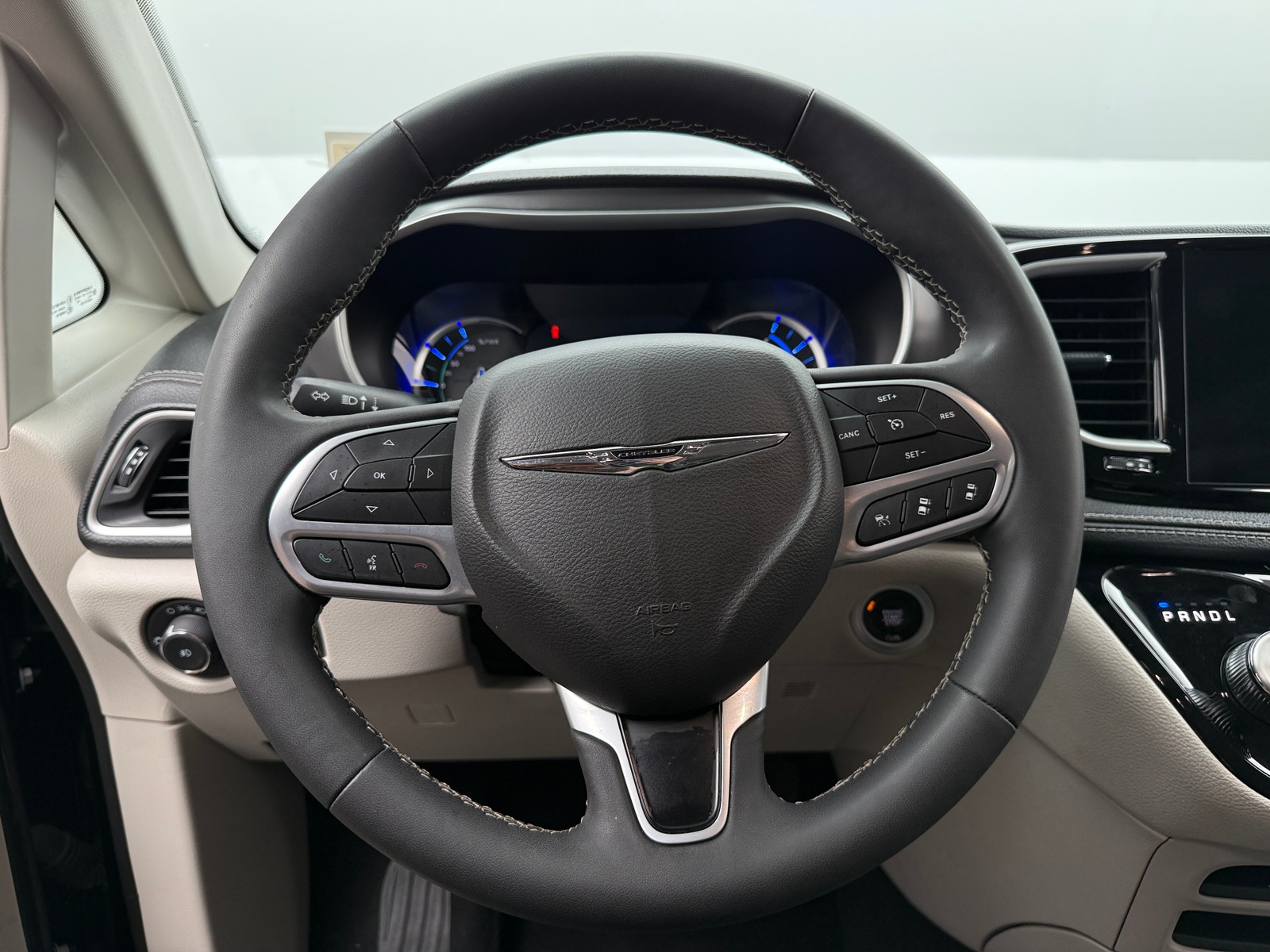 Thumbnail: 2024 Chrysler Pacifica - 4