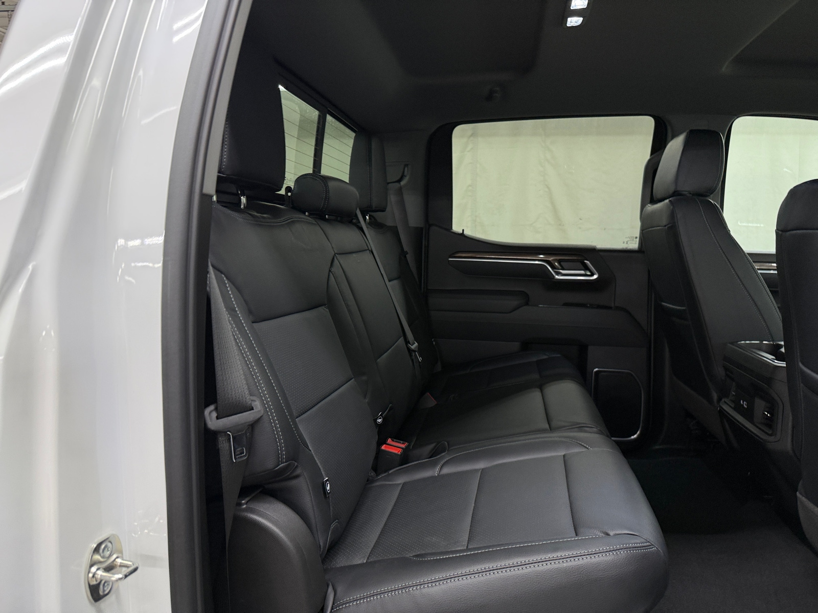 Thumbnail: 2026 Chevrolet Silverado 1500 - 6