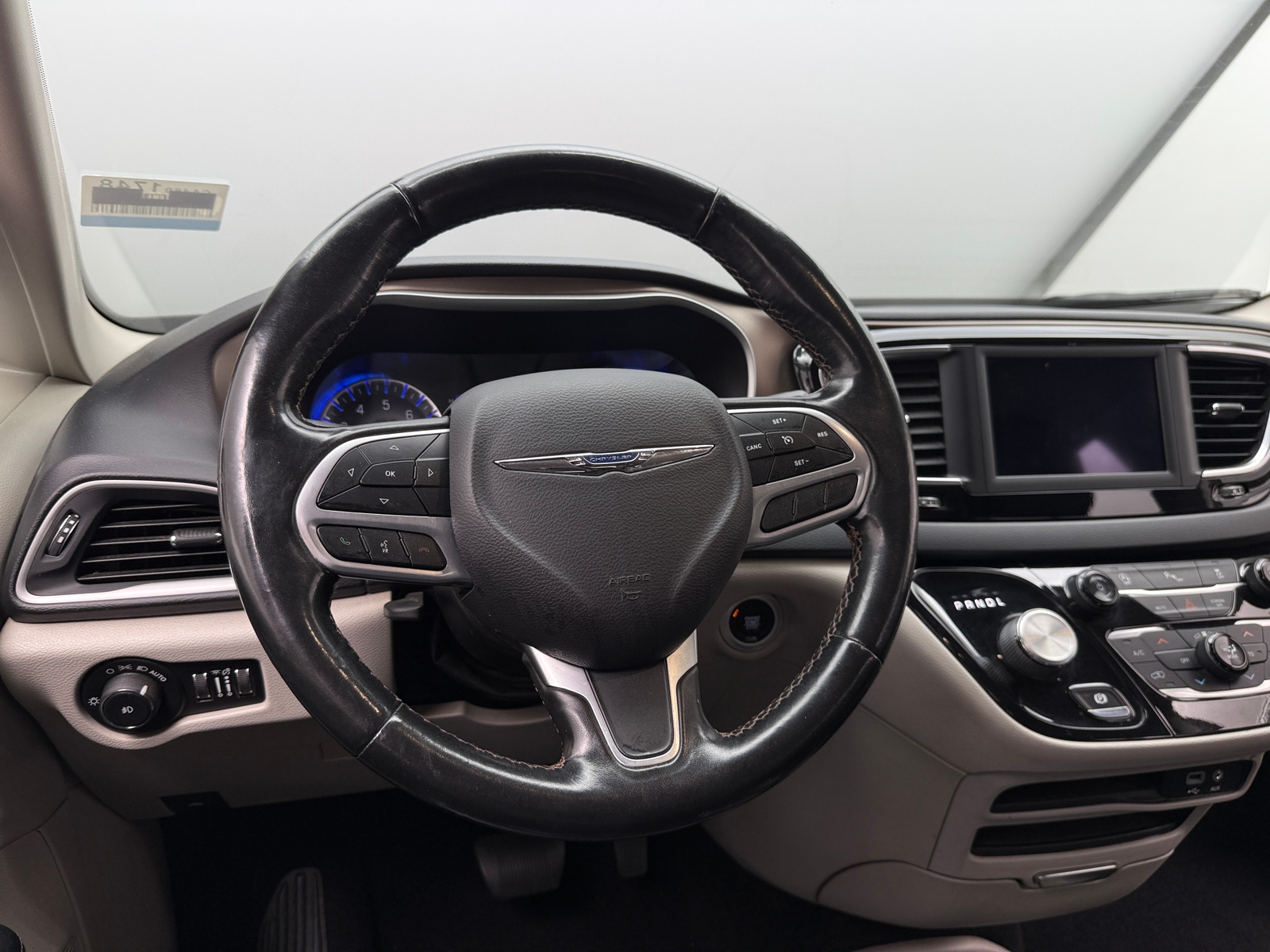 Thumbnail: 2019 Chrysler Pacifica - 4
