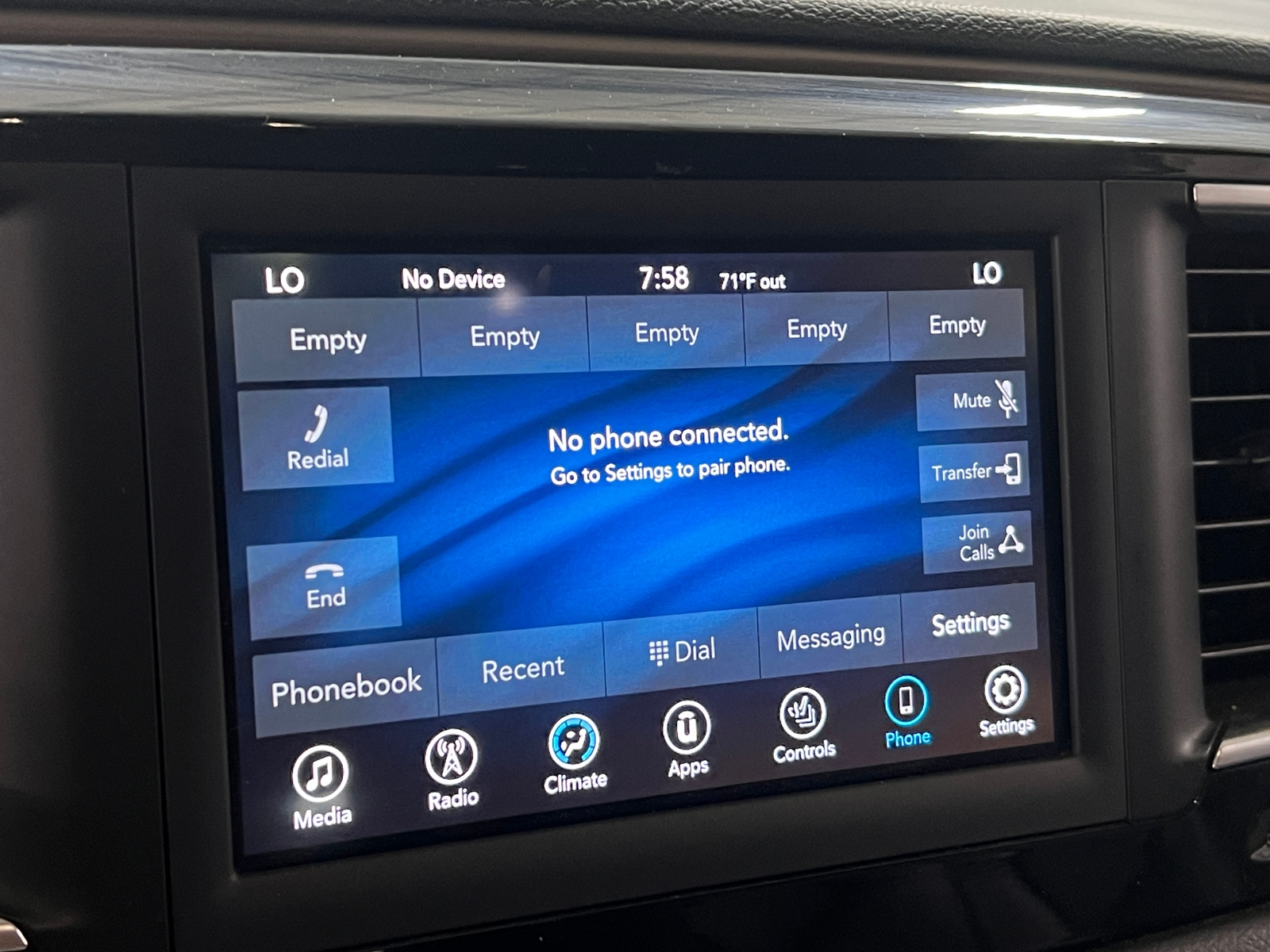 Thumbnail: 2019 Chrysler Pacifica - 3