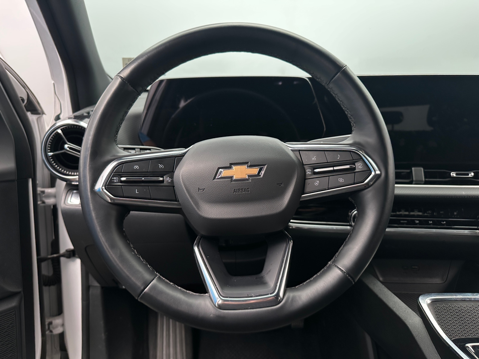 Thumbnail: 2025 Chevrolet Equinox - 5