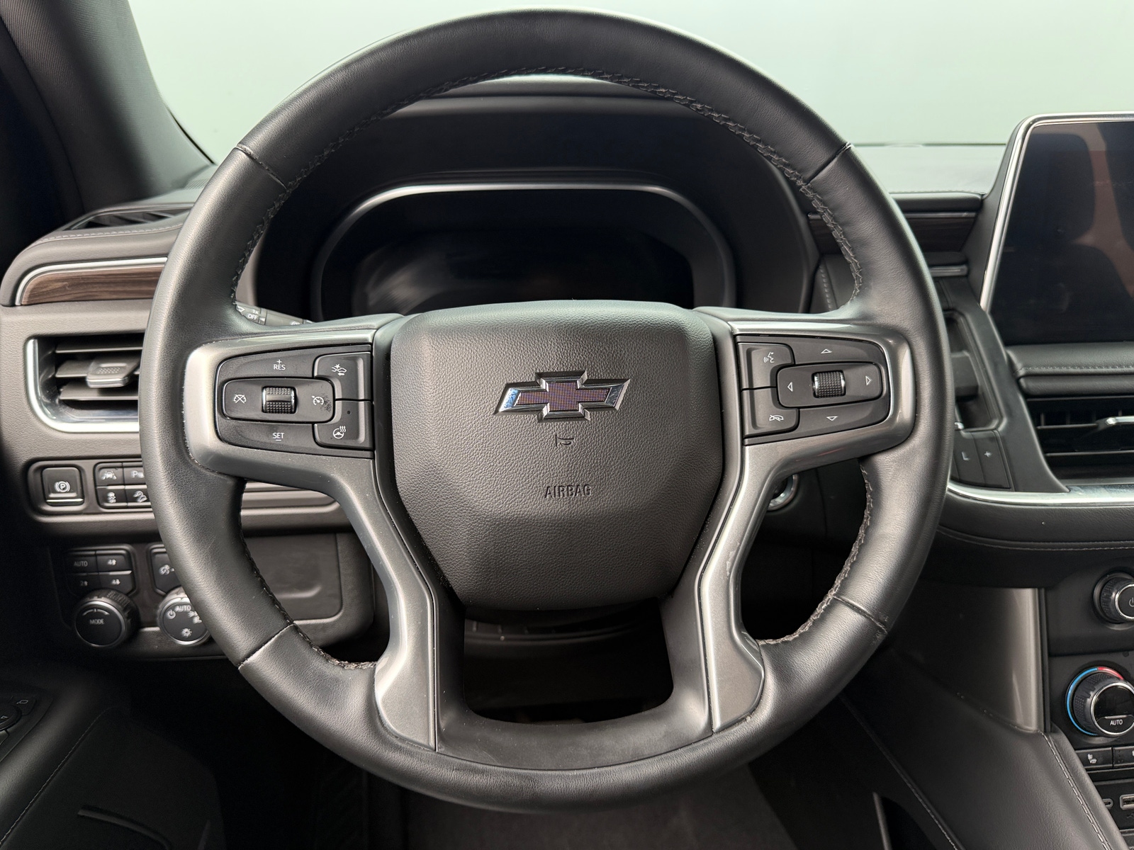 Thumbnail: 2023 Chevrolet Tahoe - 4