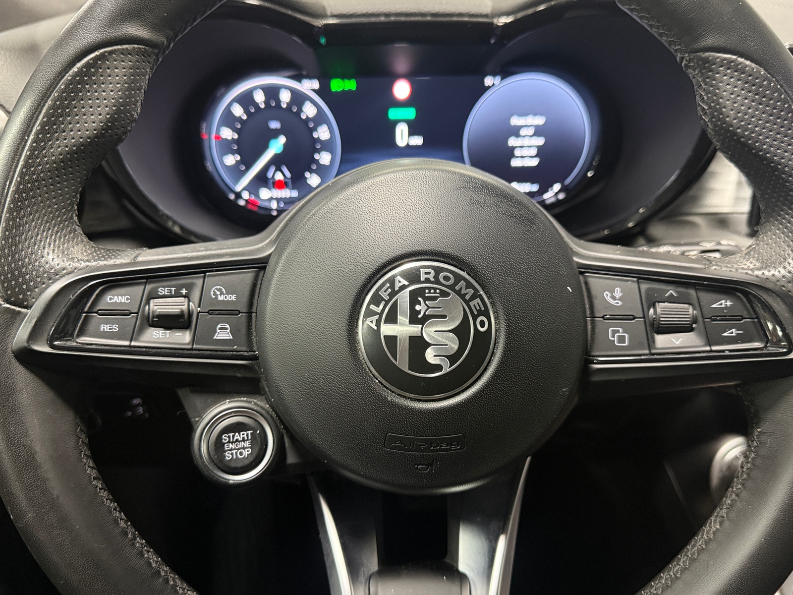 Thumbnail: 2024 Alfa Romeo Tonale - 4