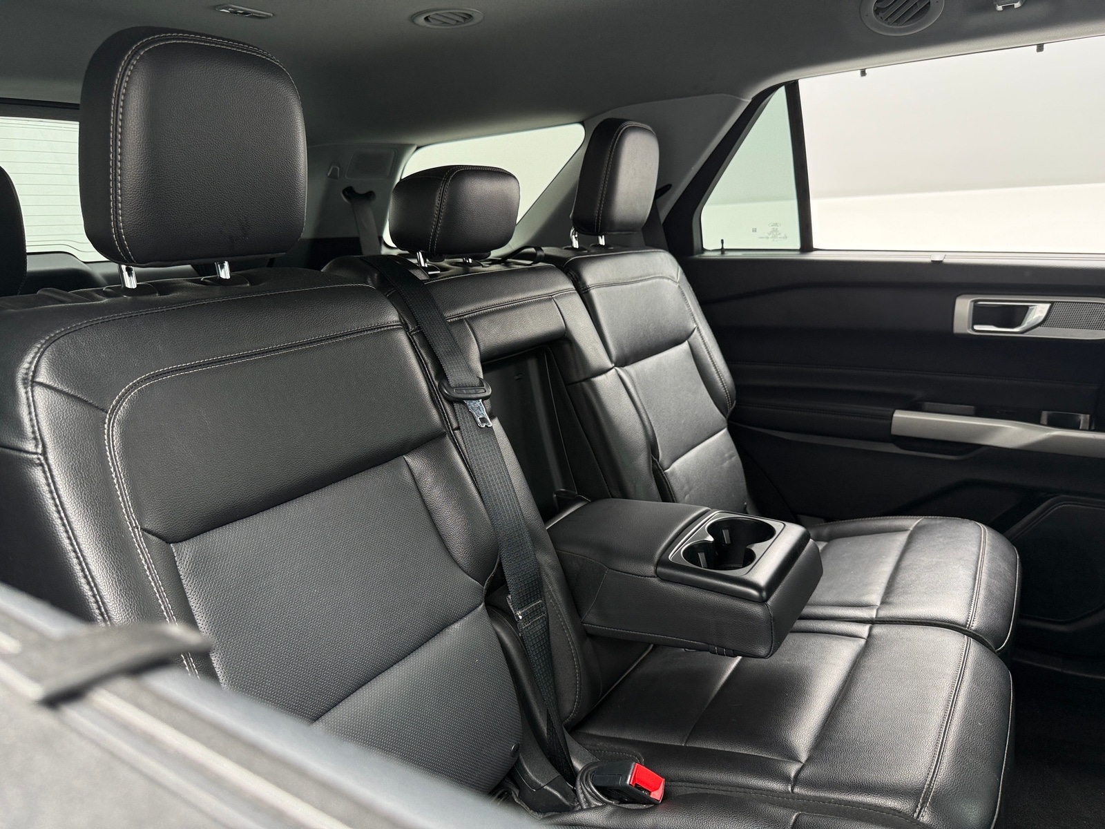 Thumbnail: 2022 Ford Explorer - 6