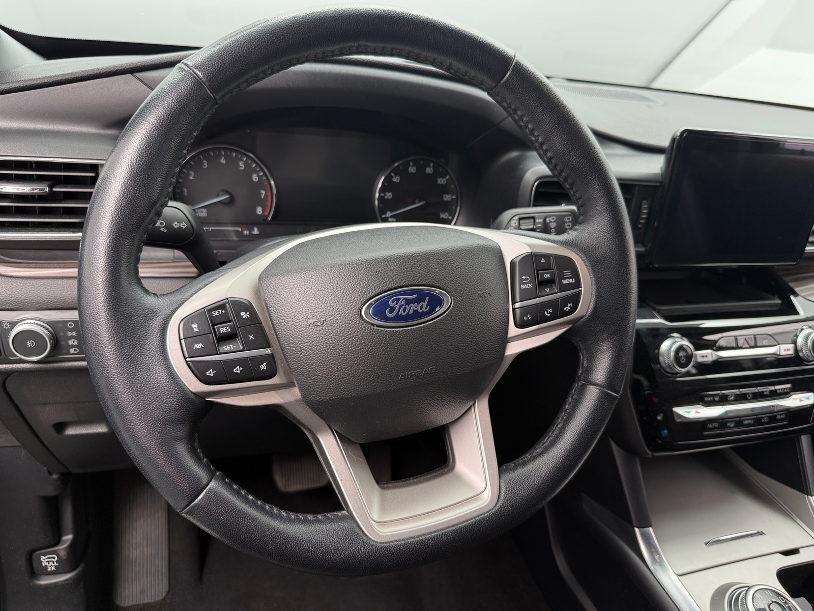 Thumbnail: 2022 Ford Explorer - 5