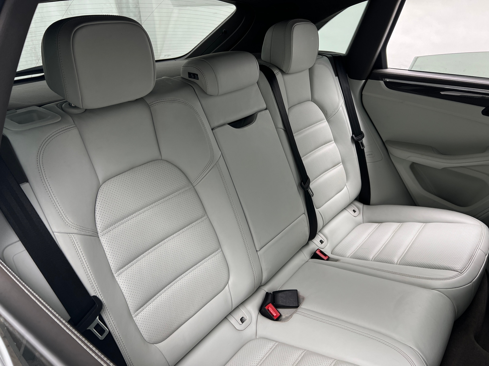 Thumbnail: 2016 Porsche Macan - 5