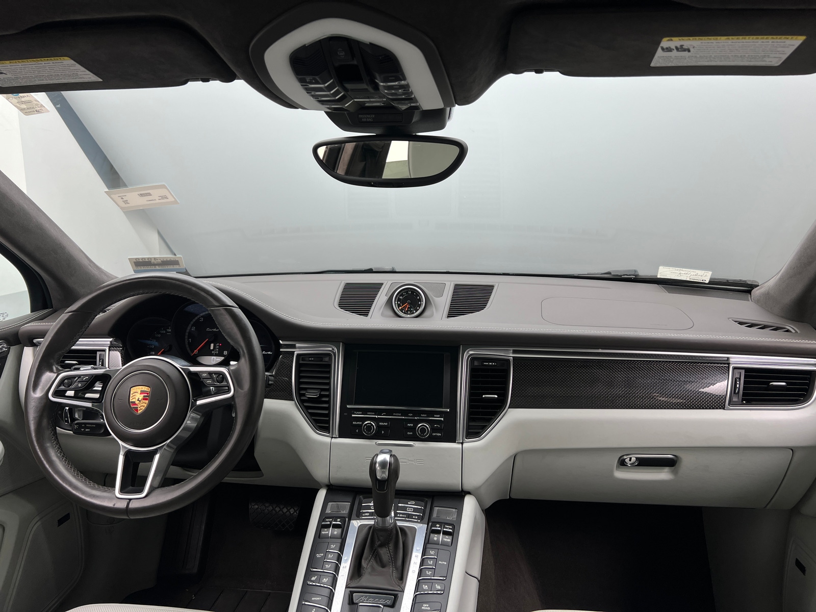 Thumbnail: 2016 Porsche Macan - 2