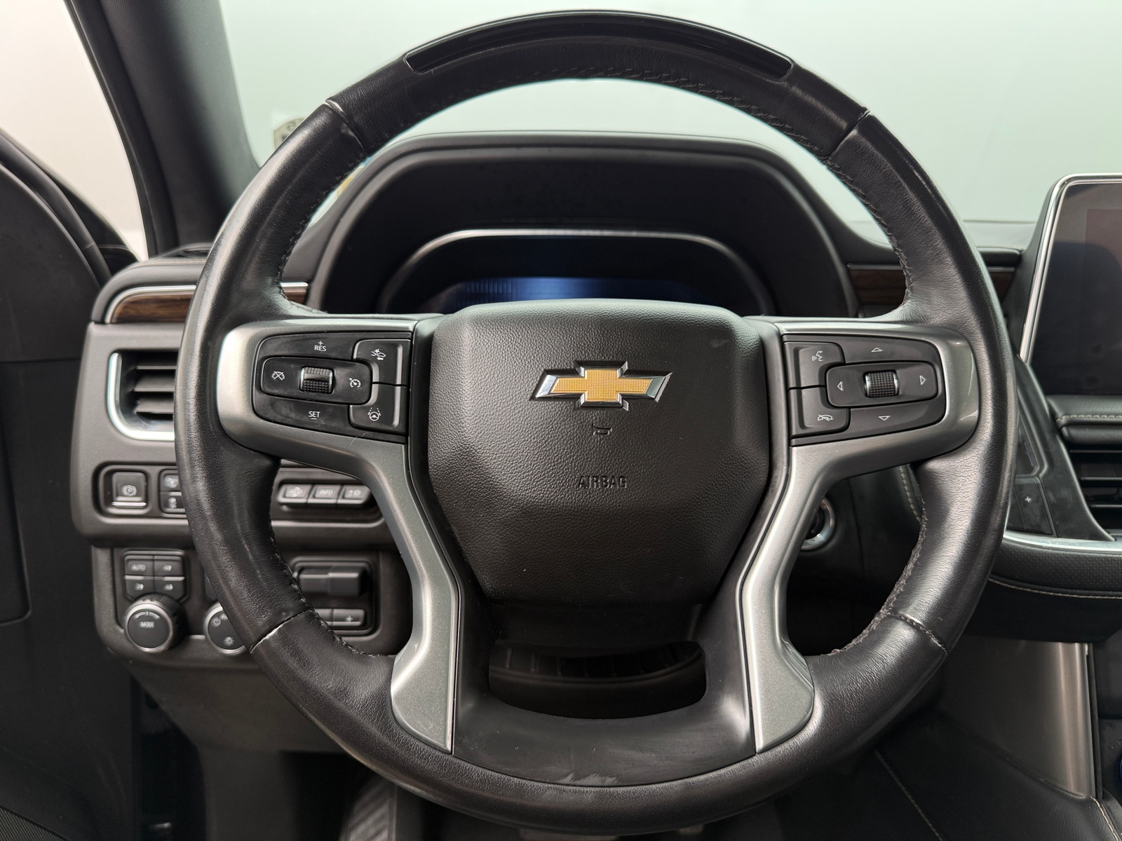 Thumbnail: 2023 Chevrolet Suburban - 4