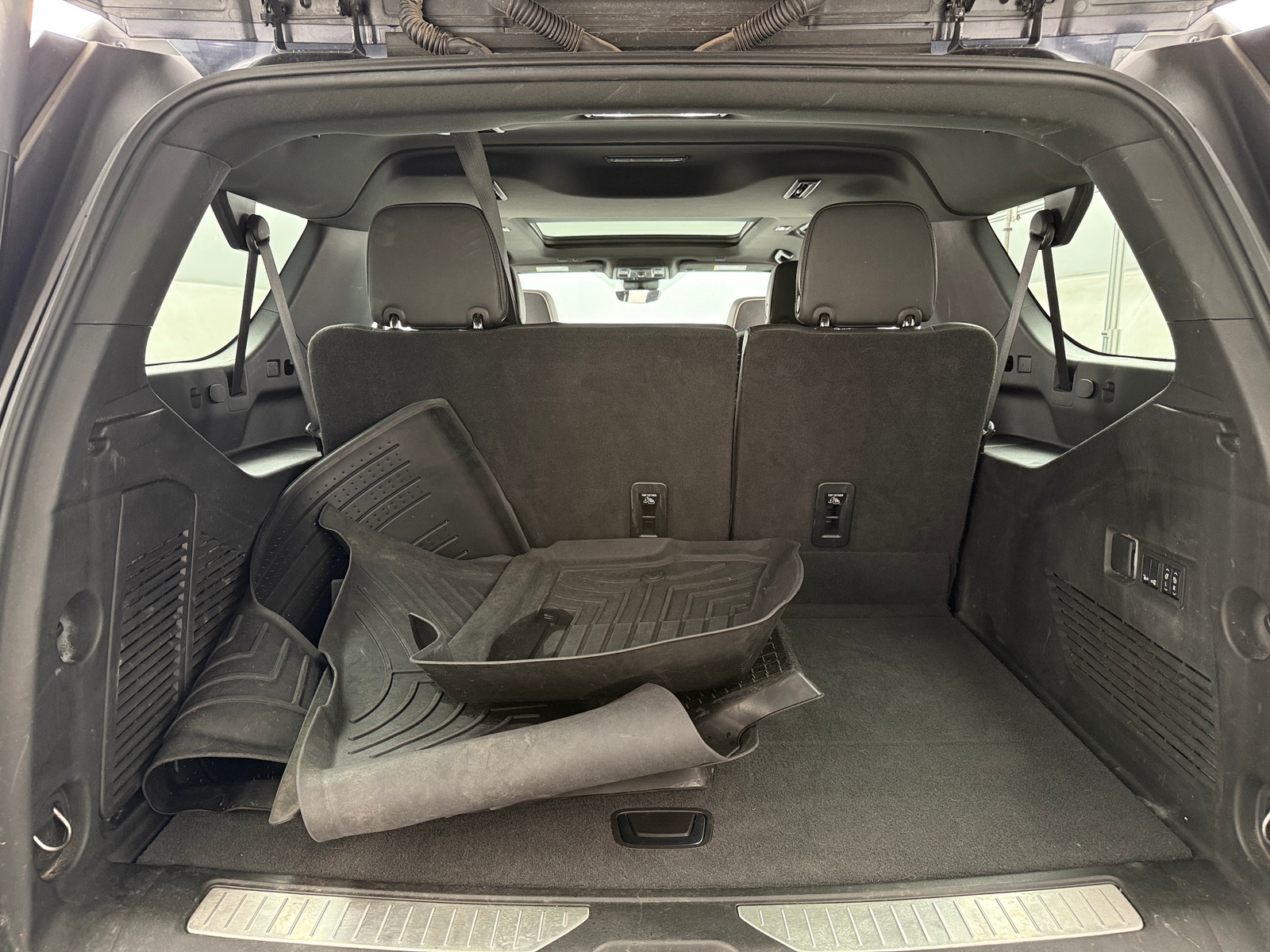 Thumbnail: 2023 Chevrolet Suburban - 6