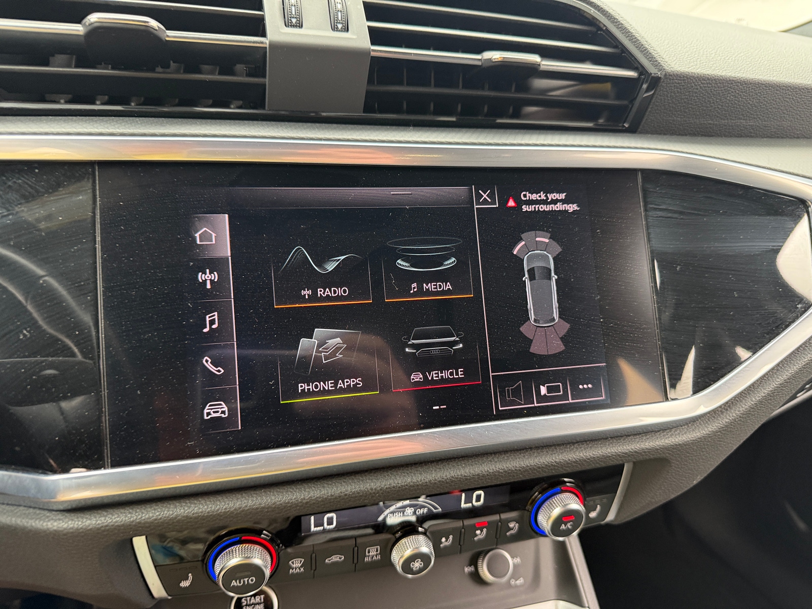 Thumbnail: 2021 Audi Q3 - 3