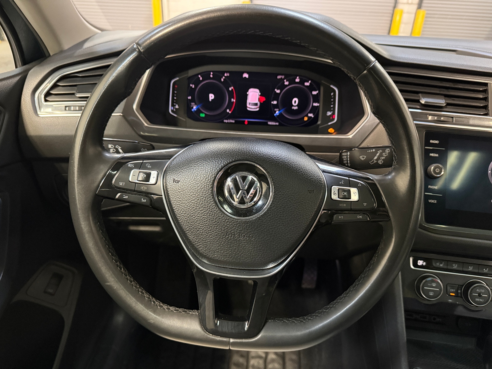 Thumbnail: 2020 Volkswagen Tiguan - 4