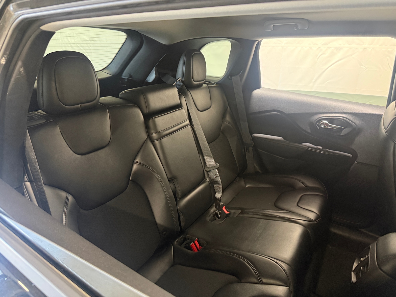Thumbnail: 2019 Jeep Cherokee - 6