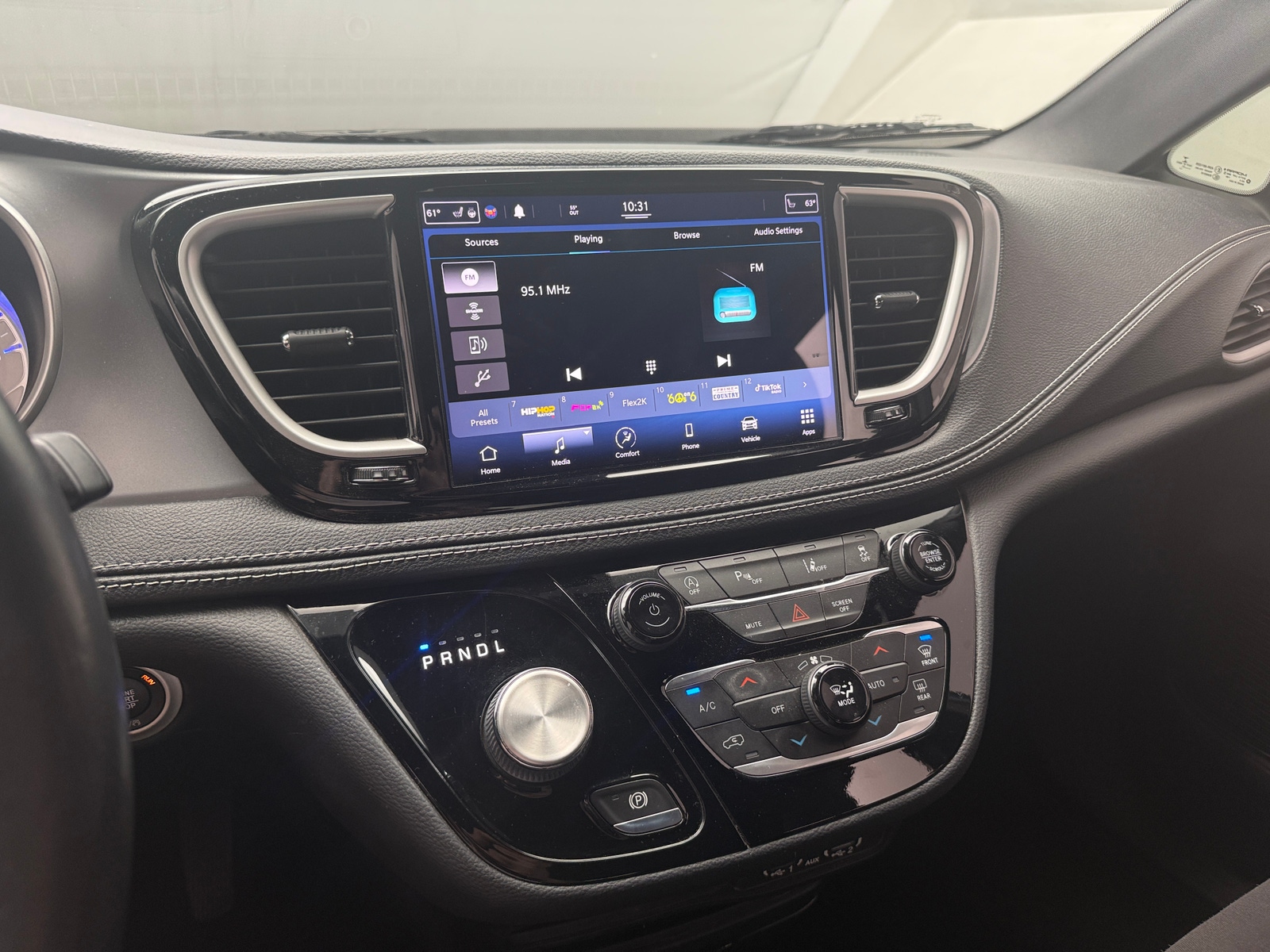 Thumbnail: 2021 Chrysler Pacifica - 4