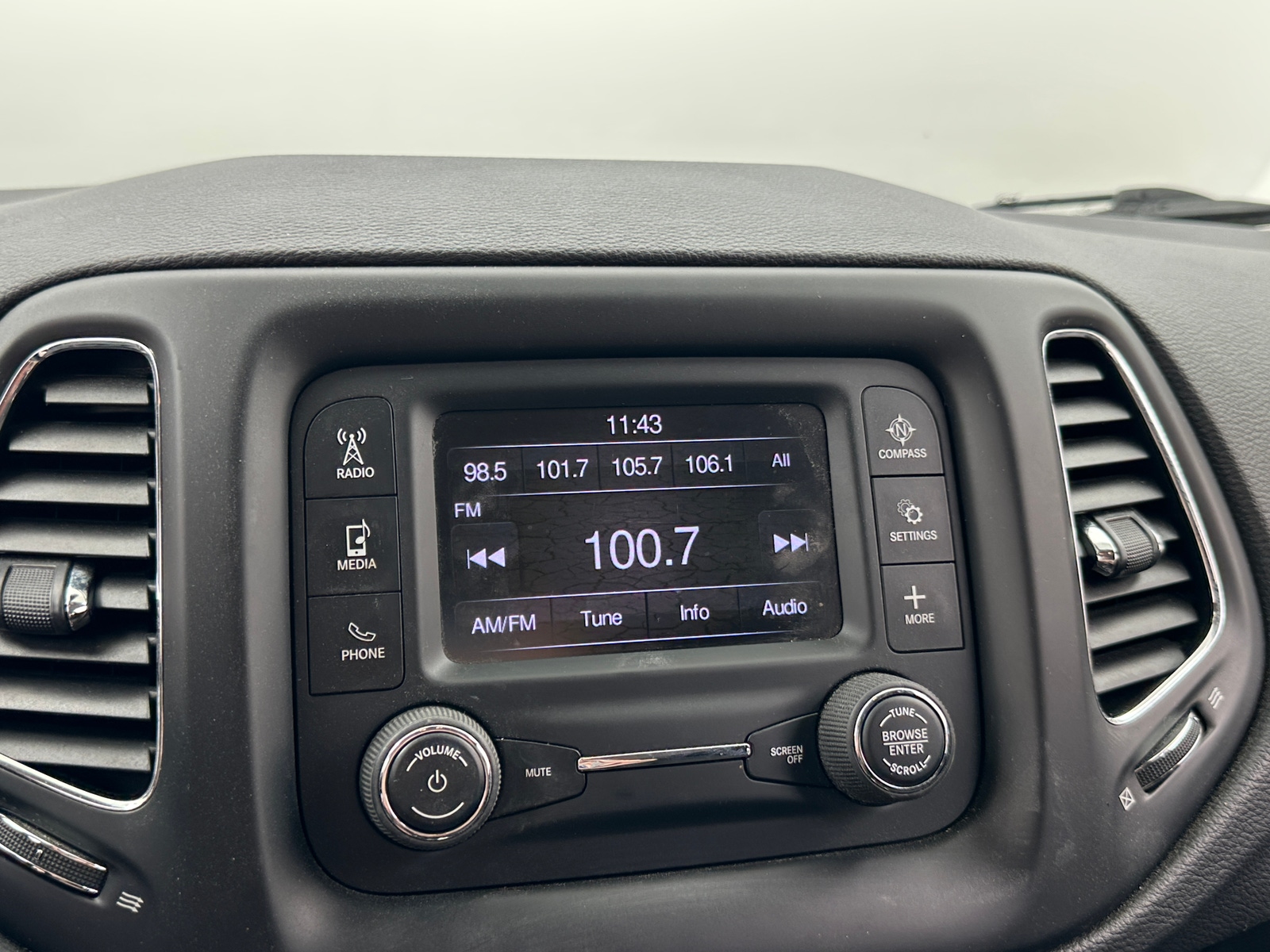 Thumbnail: 2018 Jeep Compass - 4