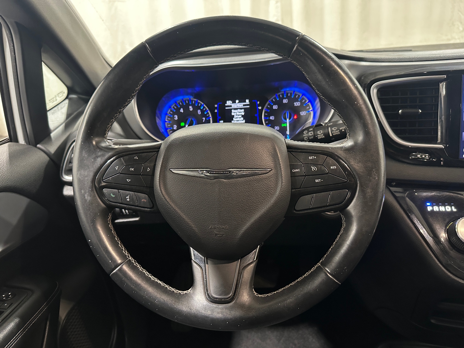 Thumbnail: 2018 Chrysler Pacifica - 5
