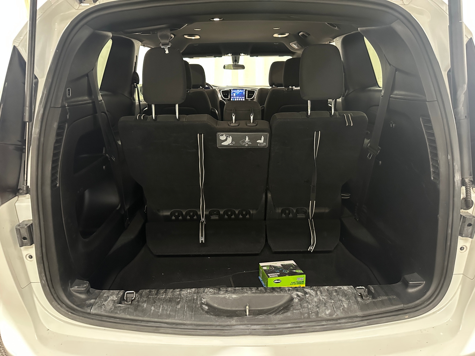 Thumbnail: 2018 Chrysler Pacifica - 7
