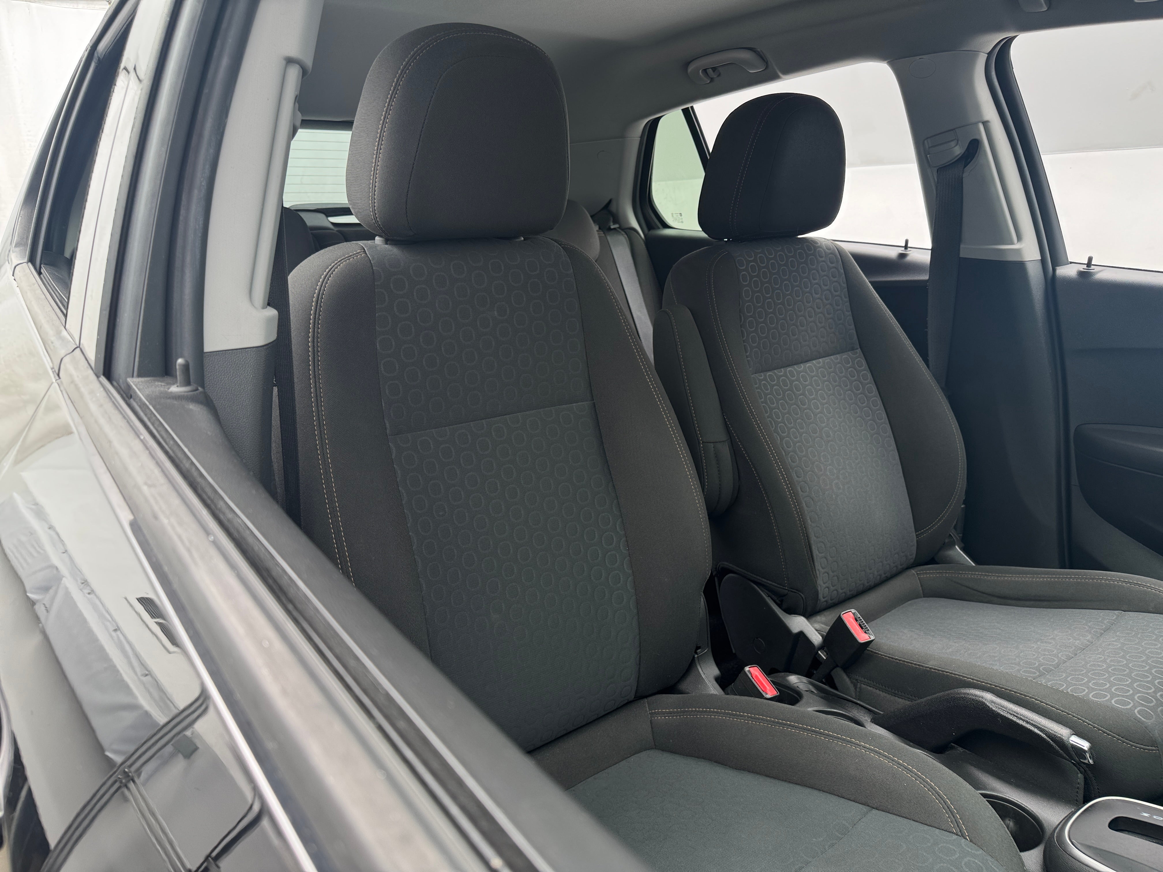 Used 2020 Chevrolet Trax LS with VIN KL7CJKSB9LB037137 for sale in Pewaukee, WI
