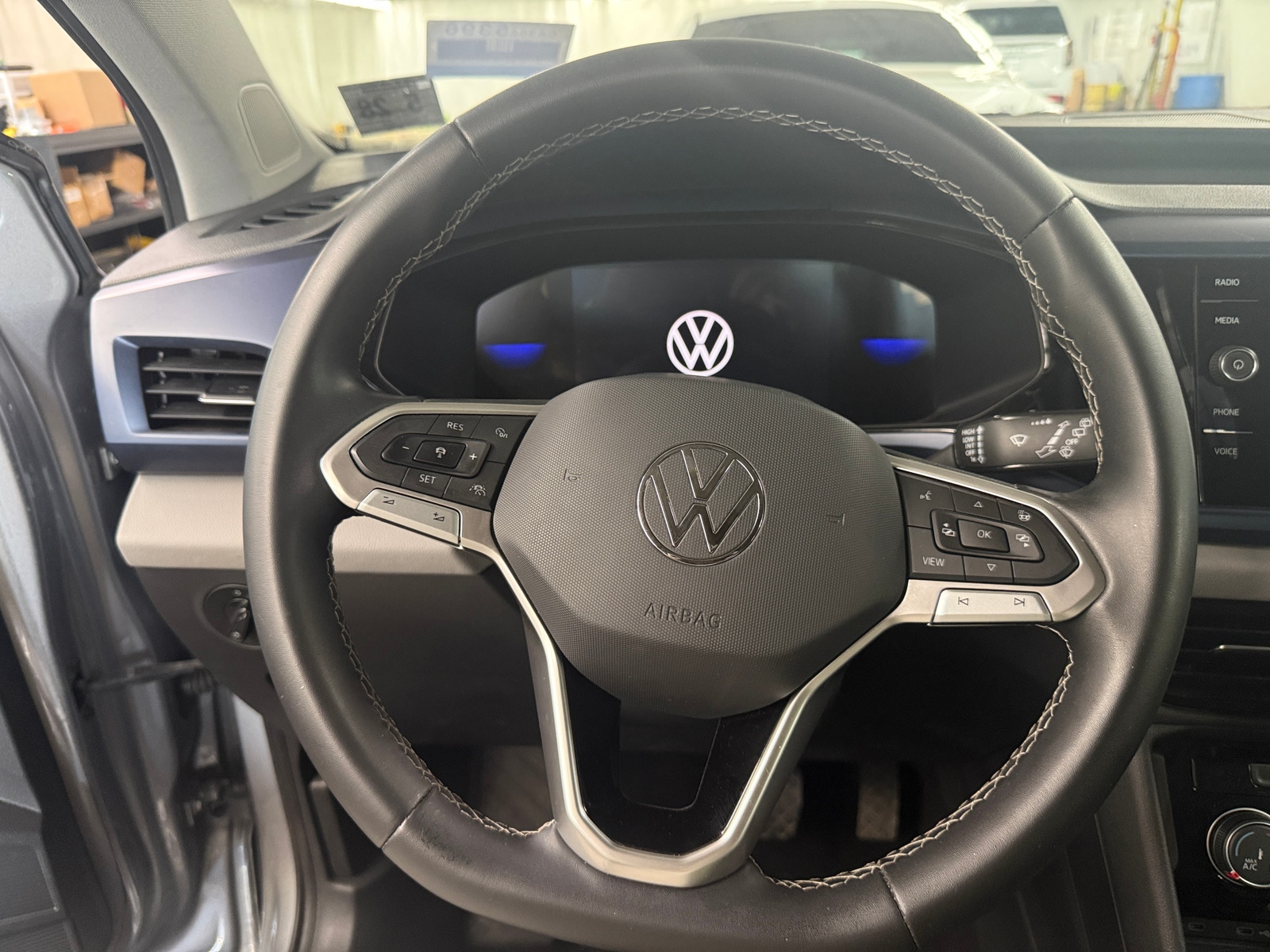 Thumbnail: 2023 Volkswagen Taos - 5