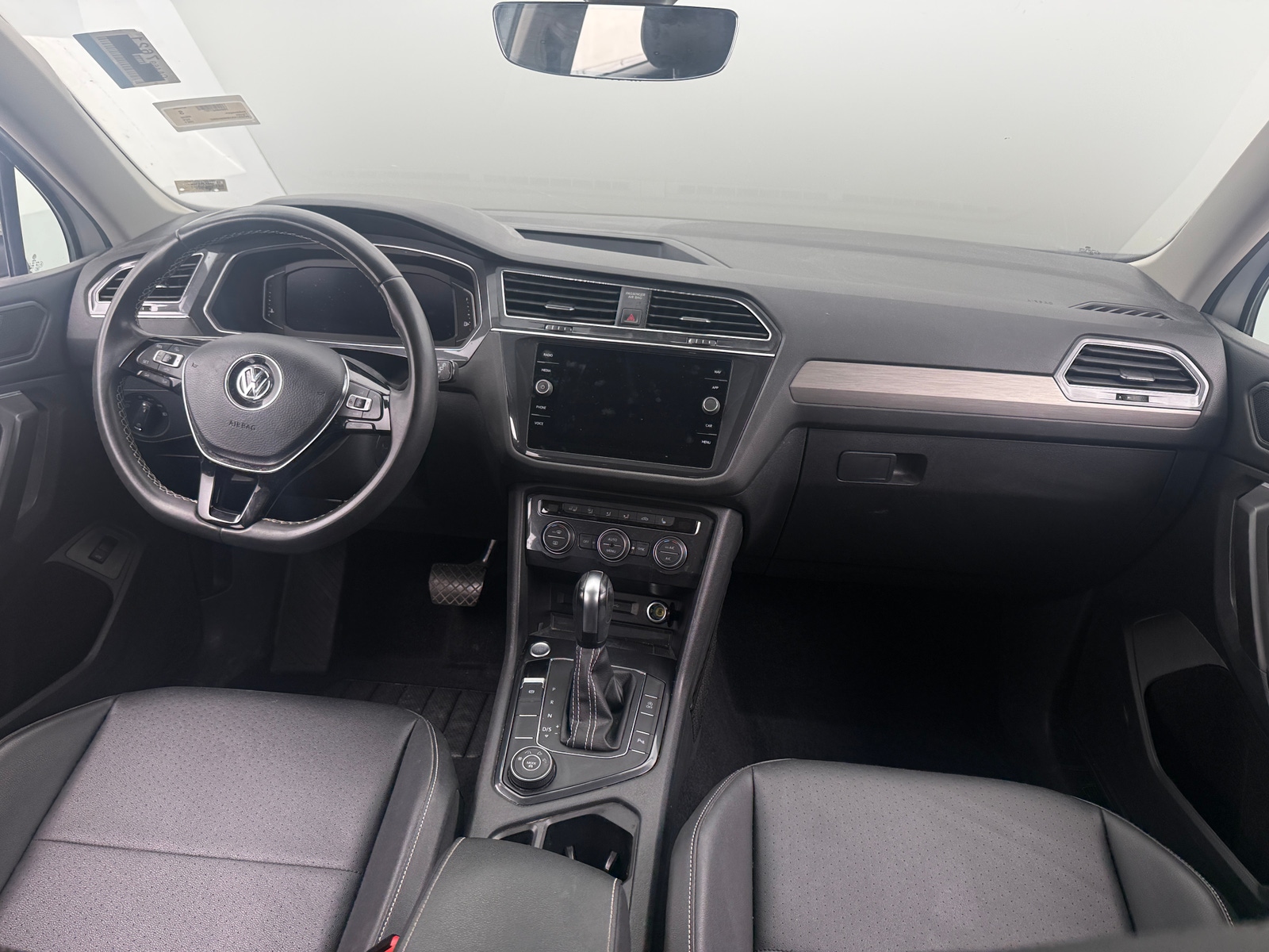 Thumbnail: 2021 Volkswagen Tiguan - 3