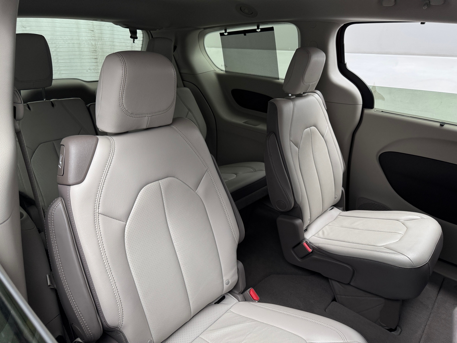Thumbnail: 2017 Chrysler Pacifica - 5
