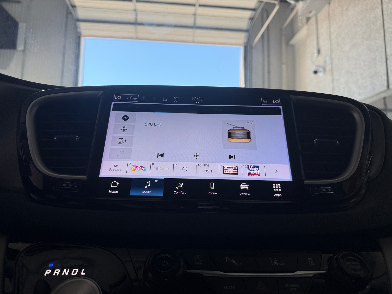 Thumbnail: 2023 Chrysler Pacifica - 3