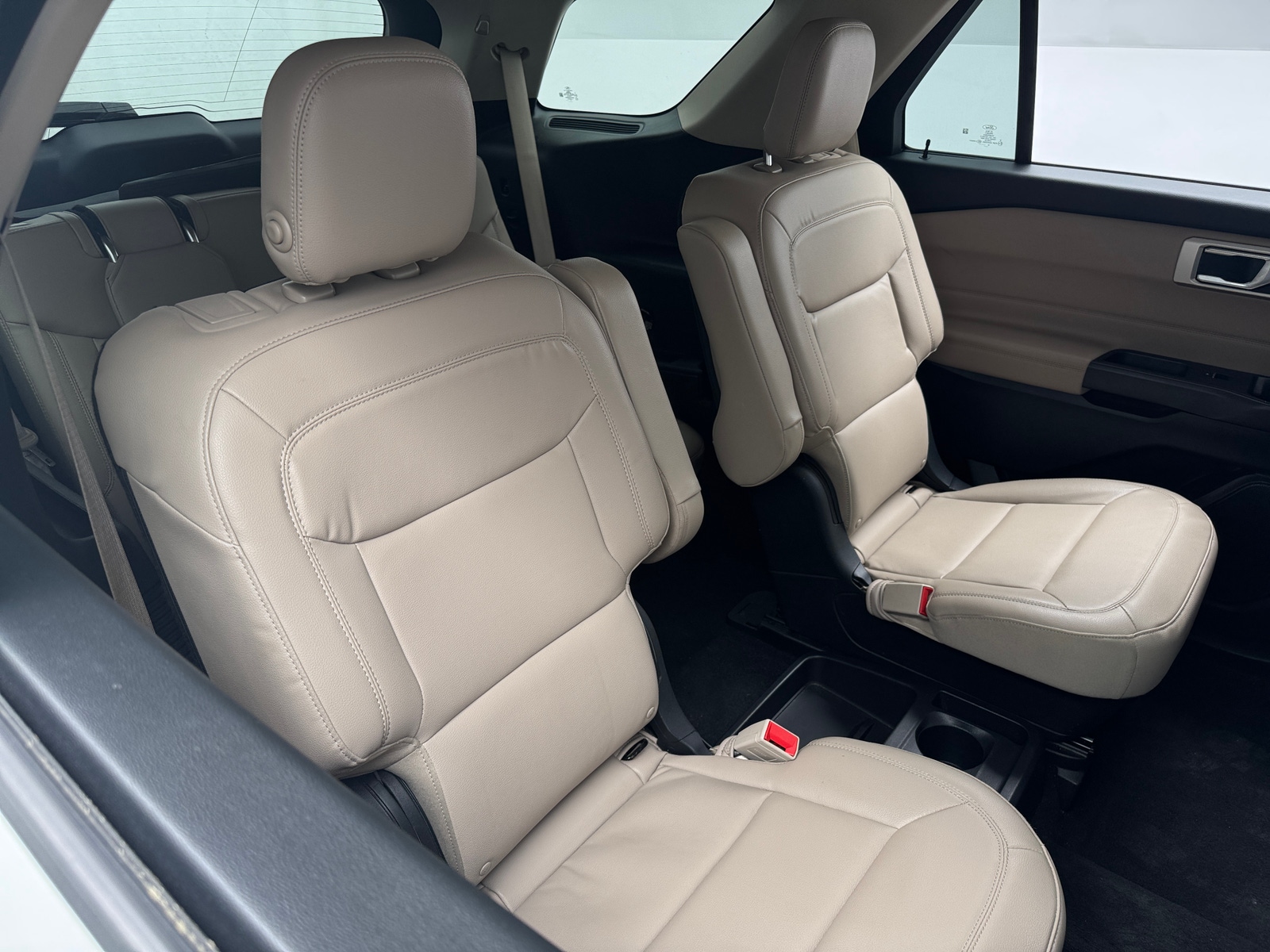 Thumbnail: 2020 Ford Explorer - 5