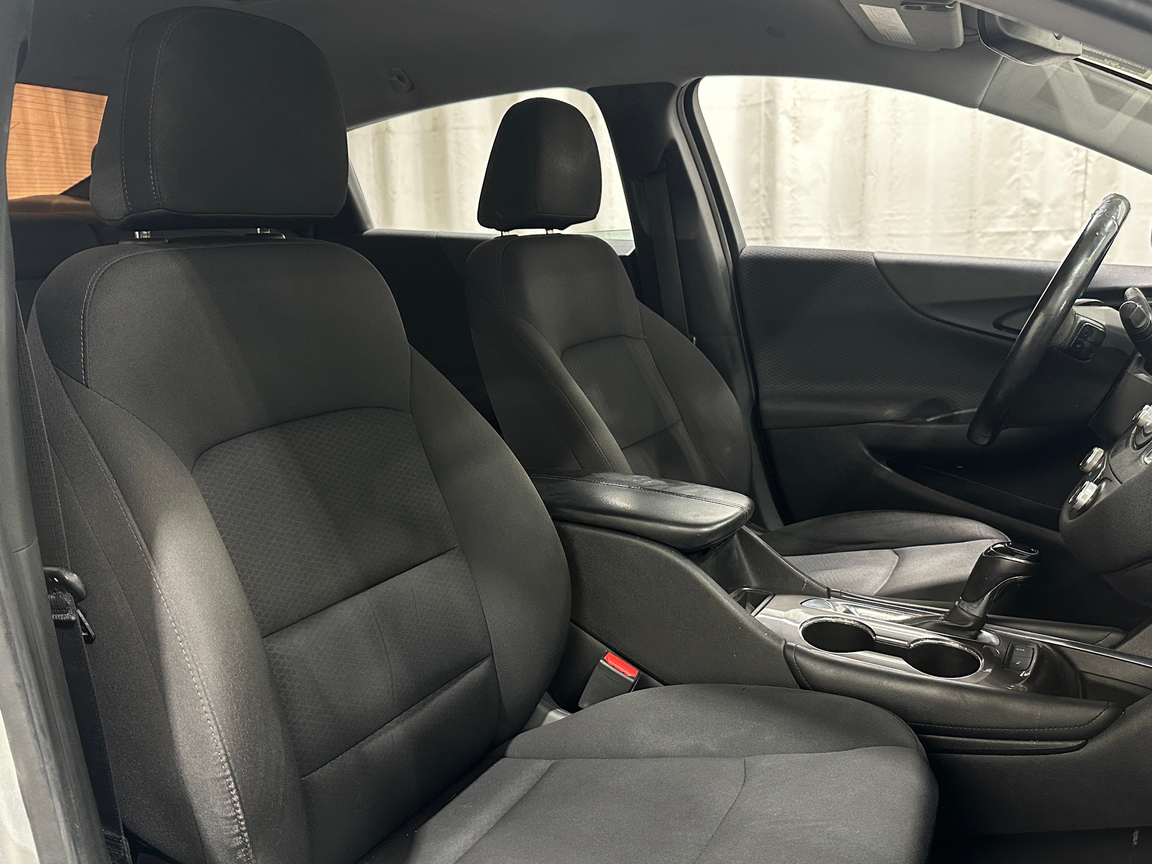 Used 2018 Chevrolet Malibu 1LT with VIN 1G1ZD5ST2JF279474 for sale in Auburn, WA