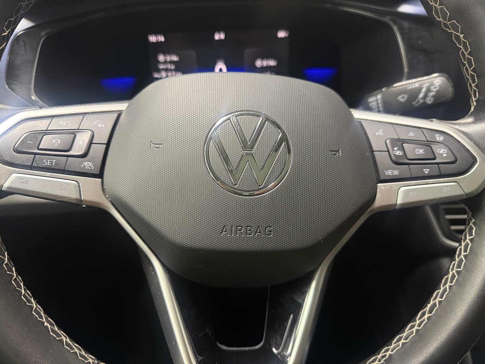Thumbnail: 2023 Volkswagen Taos - 4